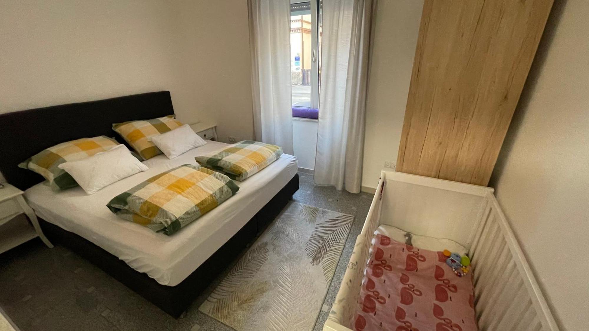 Zentrale, Moderne Wohnung In Грац Экстерьер фото